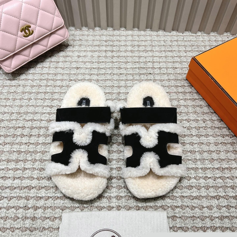 H**mes slippers